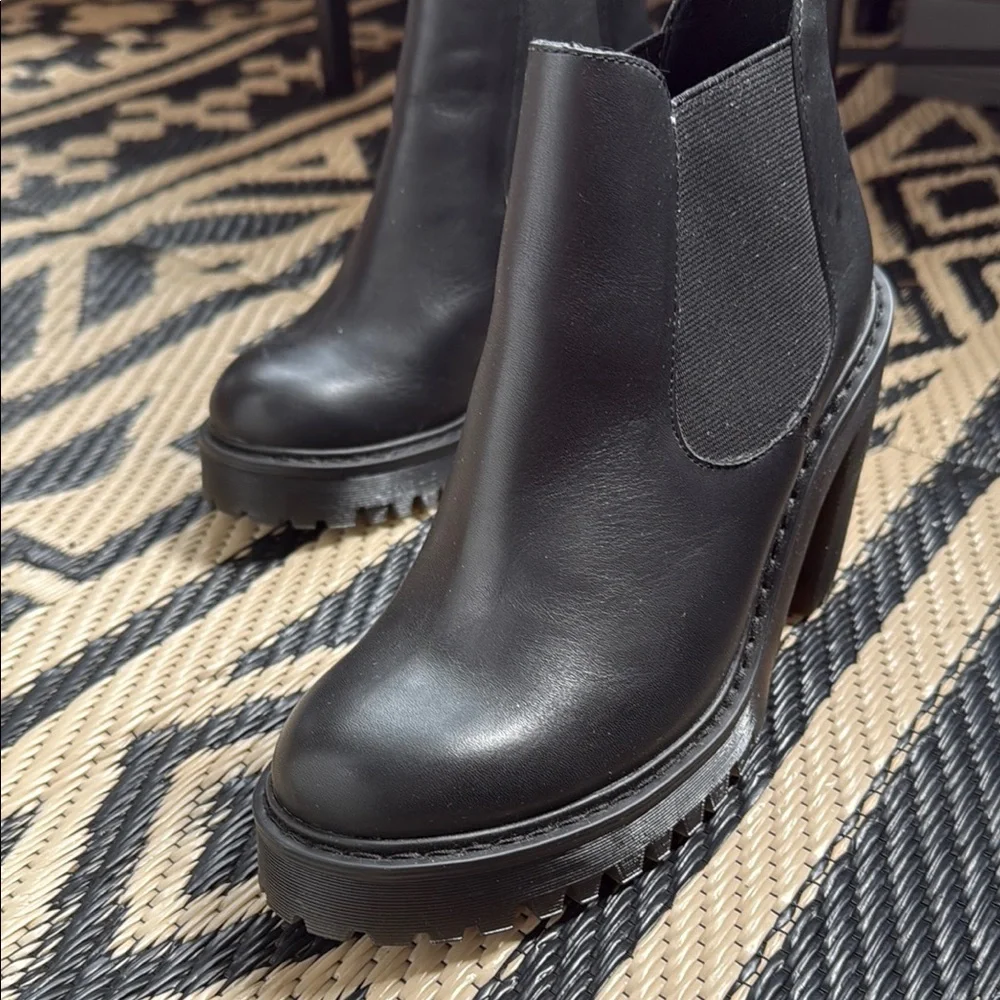 Dr. Martens Black Heeled Chelsea Boots - Picture 2 of 9